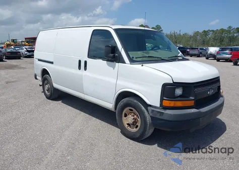 2015 Chevrolet Express 2500 Work Van z USA, uszkodzony, nr VIN 1GCWGFCF2F1184210